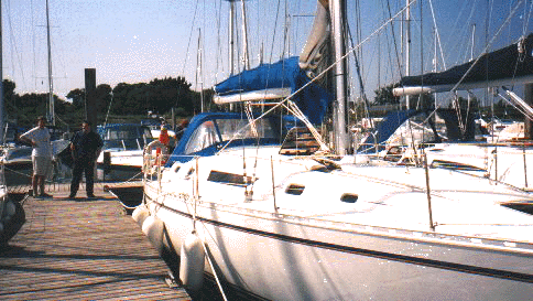 sail16.GIF (98694 bytes)